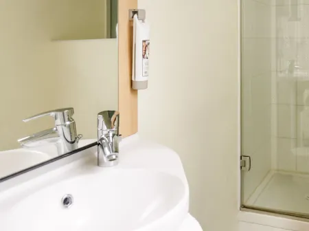 Ibis Paris Montmartre Sacré-Coeur Отели рядом с достопримечательностью «Мулен Руж»