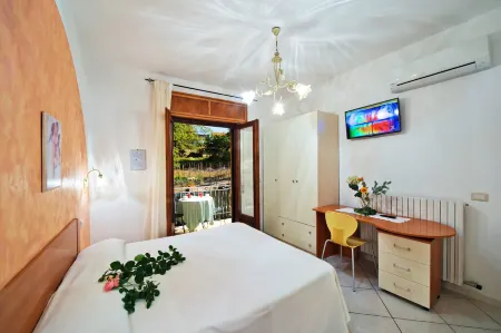 Haidi House Отели рядом с достопримечательностью «Sorrento Peninsula»