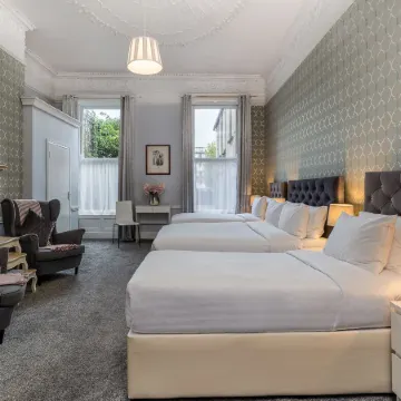 Clifden House by Nina