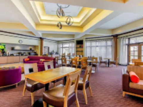 La Quinta Inn & Suites by Wyndham Raleigh/Durham Southpoint Hotels in Triangle