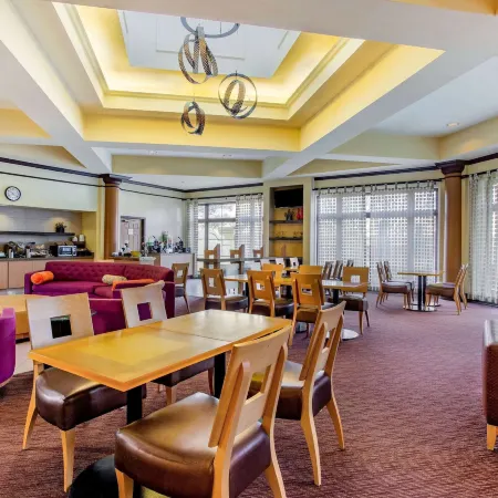 La Quinta Inn & Suites by Wyndham Raleigh/Durham Southpoint
