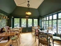 The Red Lion Hawkshaw Hotels in Bury District