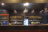 รายาบุรีรีสอร์ท - ที่มีบาร์