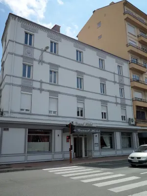 Brit Hotel Confort Roanne - Le Grand Hôtel Hôtels à : Saint-Haon-le-Châtel