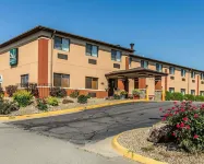 Quality Inn at Collins Road - Cedar Rapids Hotels in Marion