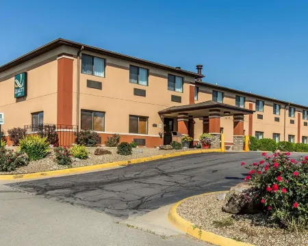 Quality Inn at Collins Road - Cedar Rapids