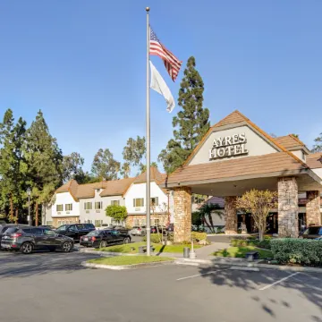 Ayres Hotel Corona – Riverside
