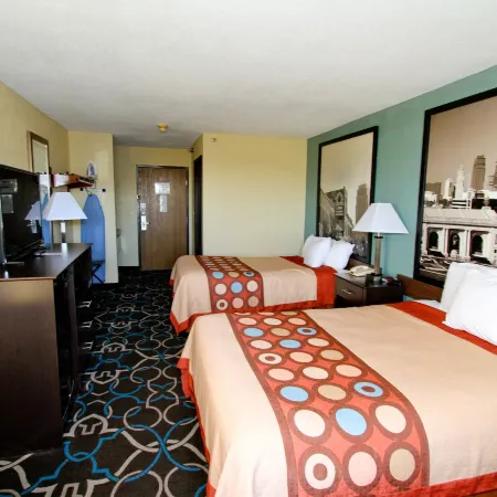 Super 8 by Wyndham Kansas City Отели рядом с достопримечательностью «Worlds Of Fun Oceans of Fun»