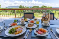 Mountain Creek Golf Resort & Residences - Breakfast