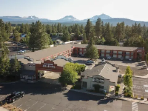 Sisters Inn & Suites Hotels in Sisters