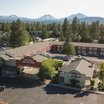 Sisters Inn & Suites