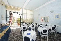 Hotel London - breakfast