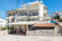 Villa Mili - parking