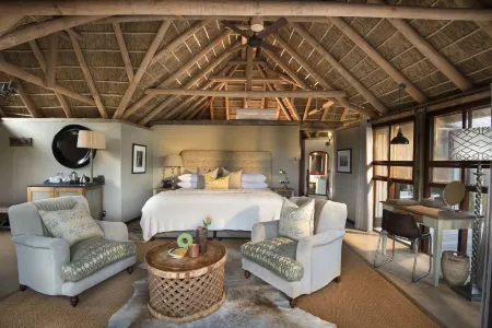 Kwandwe Private Game Reserve - Great Fish River Lodge Отели в г. Grahamstown