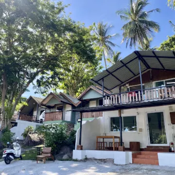 Majestic Sea View Resort Hotels near Ko Tao