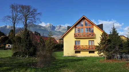 Aplend Vila Magnolia Отели в г. Высоке Татры