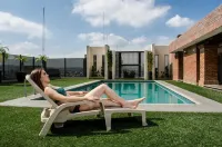Hotel Real Plaza - Pools