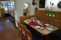 Bayerischer Hof - breakfast