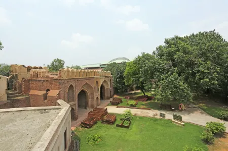 Hotel Green Castle (Heritage Hotel) Отели рядом с достопримечательностью «Khas Mahal»