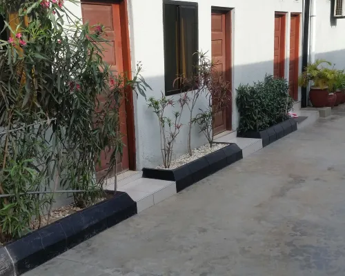 Raha Leo Inn Ngoại thất Photos