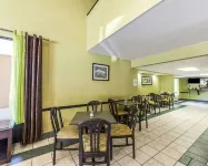 Quality Inn West I - 75