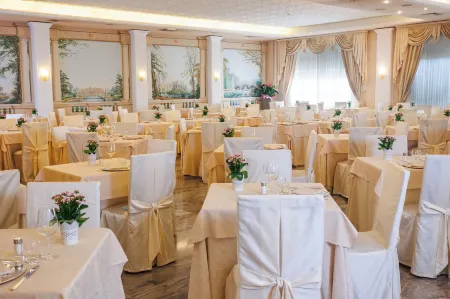 Hotel Quisisana Terme Отели рядом с достопримечательностью «Cristoforo Colombo»