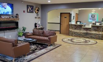 Quality Inn & Suites Salina National Forest Area