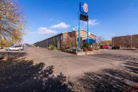 Motel 6 Eau Claire, WI
