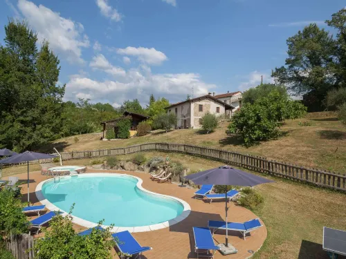 Farmhouse in Aulla with Private Pool