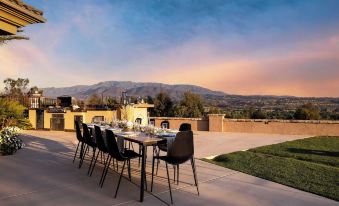 Sangiovese by AvantStay Spectacular Estate w Pool Hot Tub Putting Green