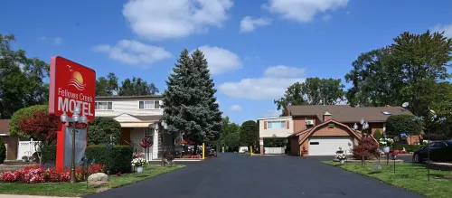 Fellows Creek Lodge Hotels in Canton