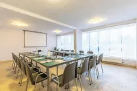 Brit Hotel le Parc Vichy