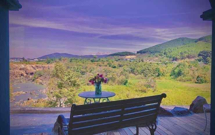 2. Homestay..