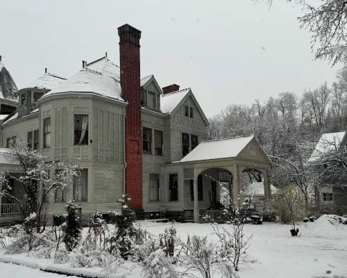 Haslett House Hotels in Minden