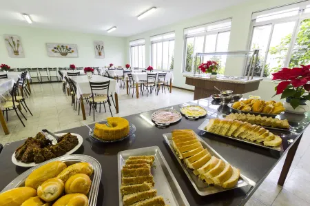 Pousada Betânia Отели в г. Куатру-Баррас