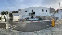 Zoumis Residence - parking
