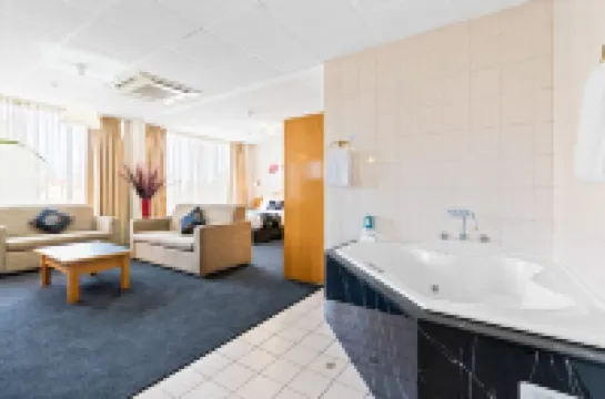 Adelaide International Motel