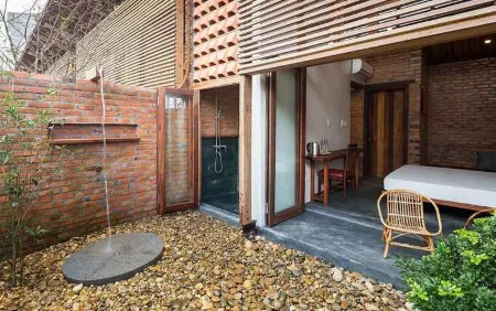 SAHI HOMESTAY RETREAT Отели рядом с достопримечательностью «Национальная Школа «Куок Хок»»