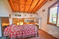 Villa with Garden in Sicily Near the Sea Hotels in Scillichenti