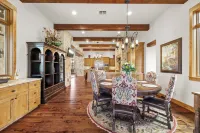 Private Ranch - Pool, Ping Pong, Yoga, Weddings, Games - balcony