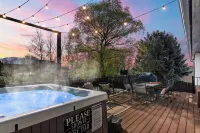 Hot tub/ Mountain View, Beautiful home near to ski resorts! 🏔️ 🛀