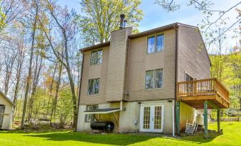 Hunter Mountain Ski House - Tesla Charger