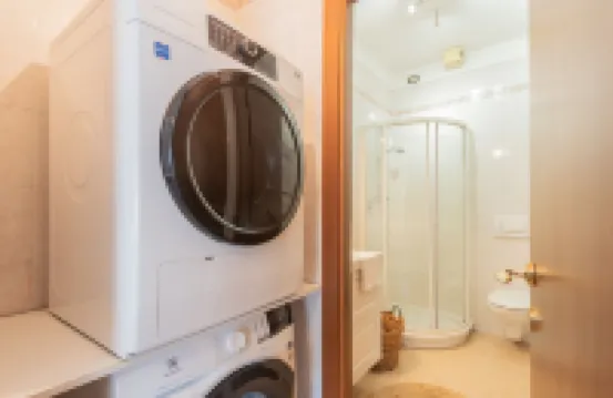 ليندا أبارتمنت 3 إن كومو