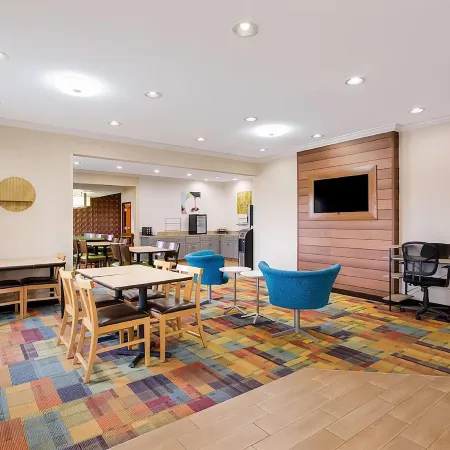 AmericInn by Wyndham Minot