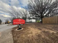 Magnolia Bay Hotel & Suites Hotel a Jonesboro