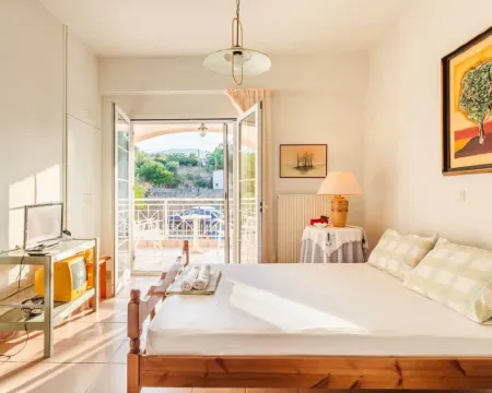 Casa Nebari Seaside Retreats - Fully Equipped, Ideal Spot Hotels in Petalidi