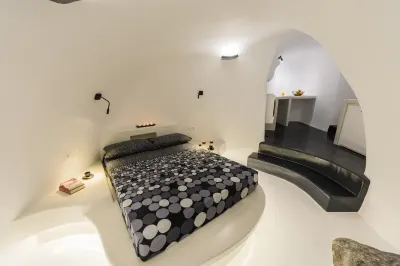 Alba Caverns Hotels near Three Bells of Fira