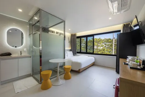 From H Brown Dot Hotel Gyeongju Yangnam - Hot Springs