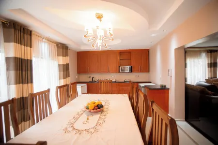 Great Wall Guest lodge