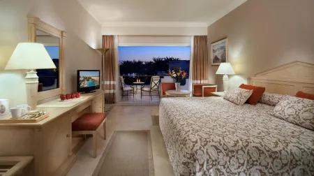 Iberotel Palace - Adults Only 16+ Отели рядом с достопримечательностью «One Thousand and One Nights»